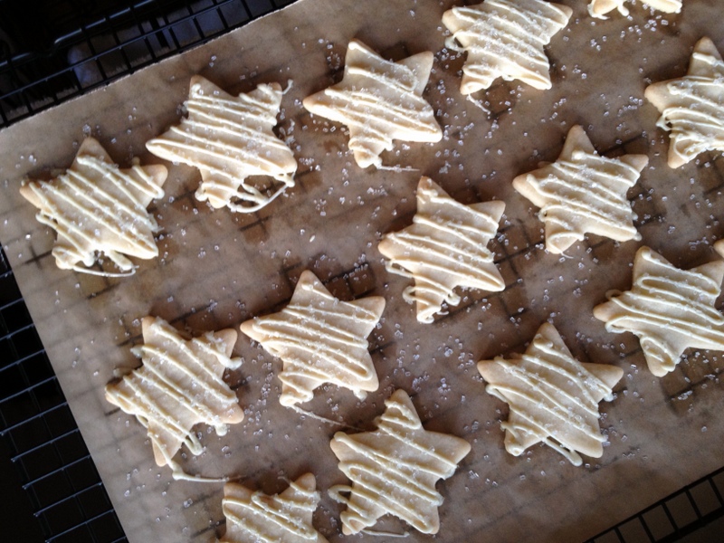 Shortbread stars after drizzle and sparkling sugar